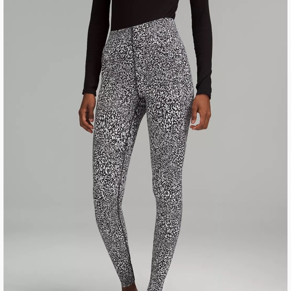 Lululemon instill black and white tights 4